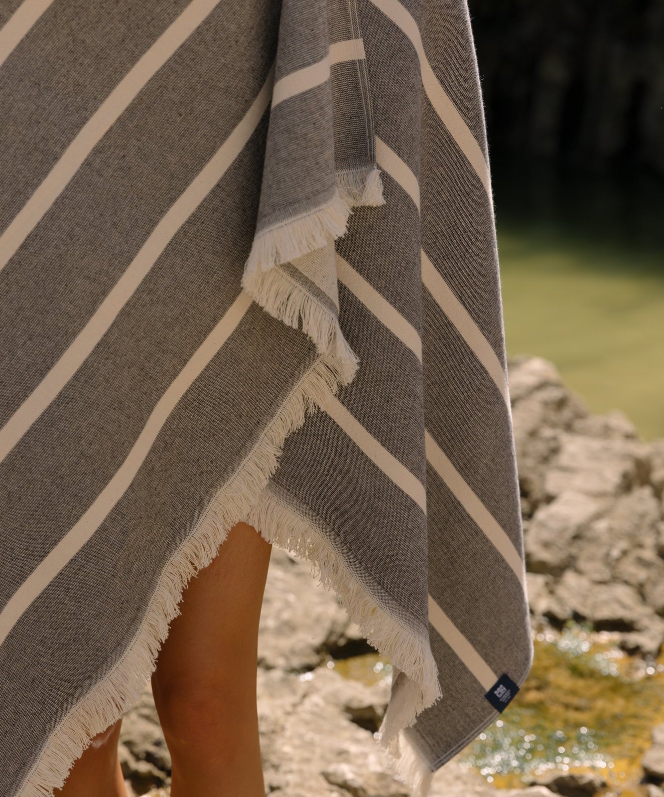 torres-novas-belem-beach-towels-horizontal-stripes-product-black-1_0cef65f8-ebfc-4e9d-9234-4e1ca980ef10.jpg